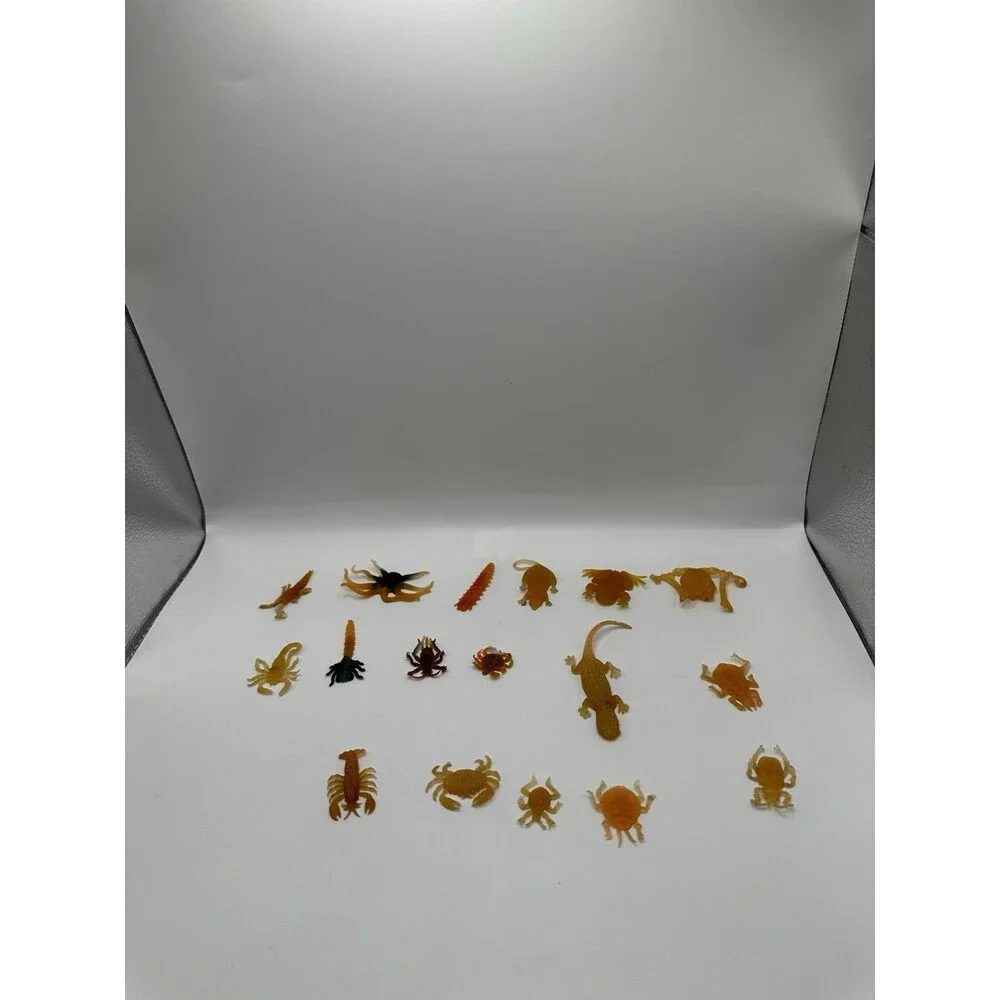 Creepy Crawler Insects Bugs Figures Lot of 111 Pieces Multicolor Toy Set